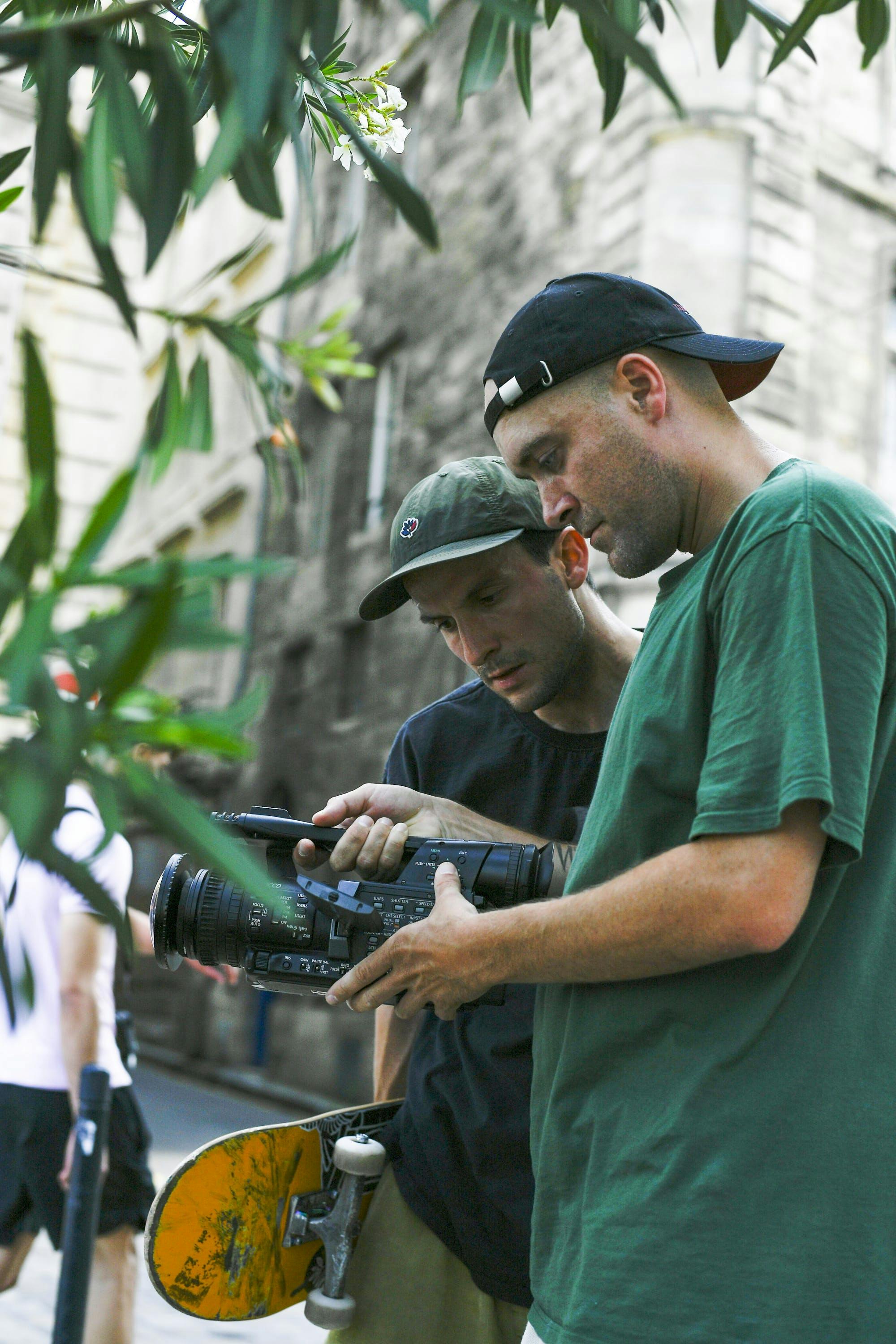 Leo and filmer feligas @feugz checks Pi-pi bank footage.