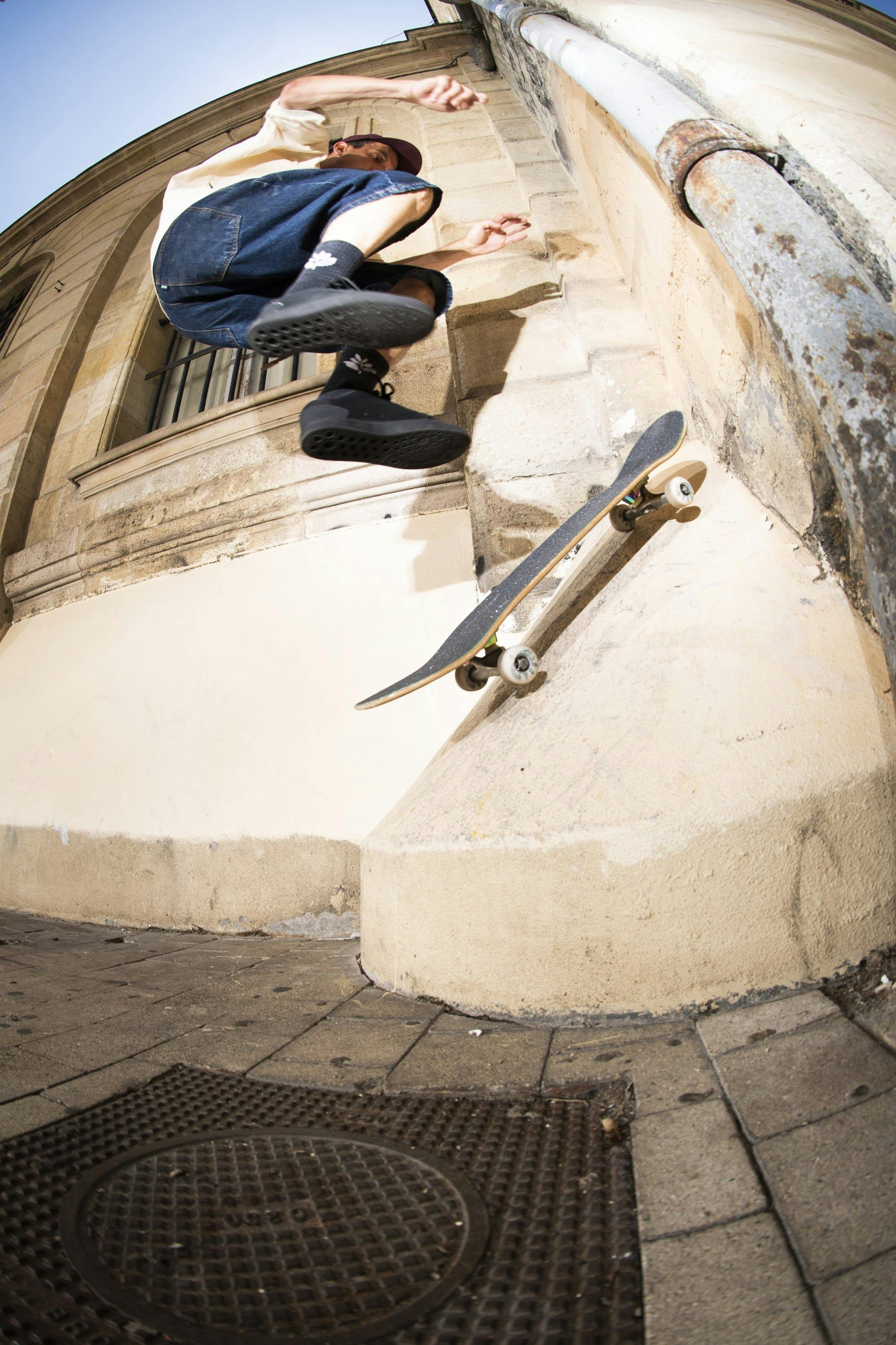 LEO VALLS,  OLLIE UP TO BODY VARIAL/ Small street in downtown Bordeaux. Leo has few options of Pi-pi banks in his brain.
